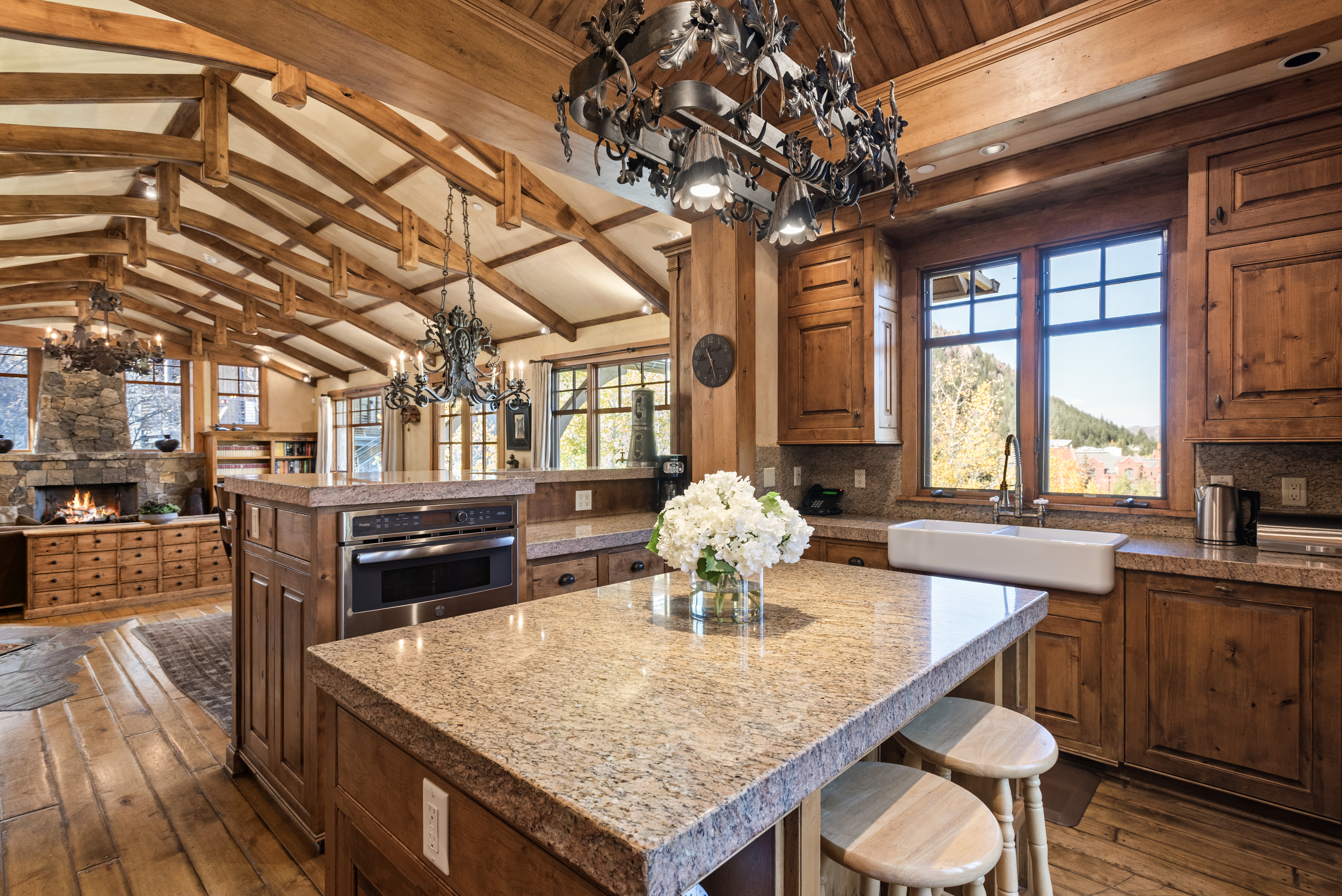 07-660SGalenaSt_241008007