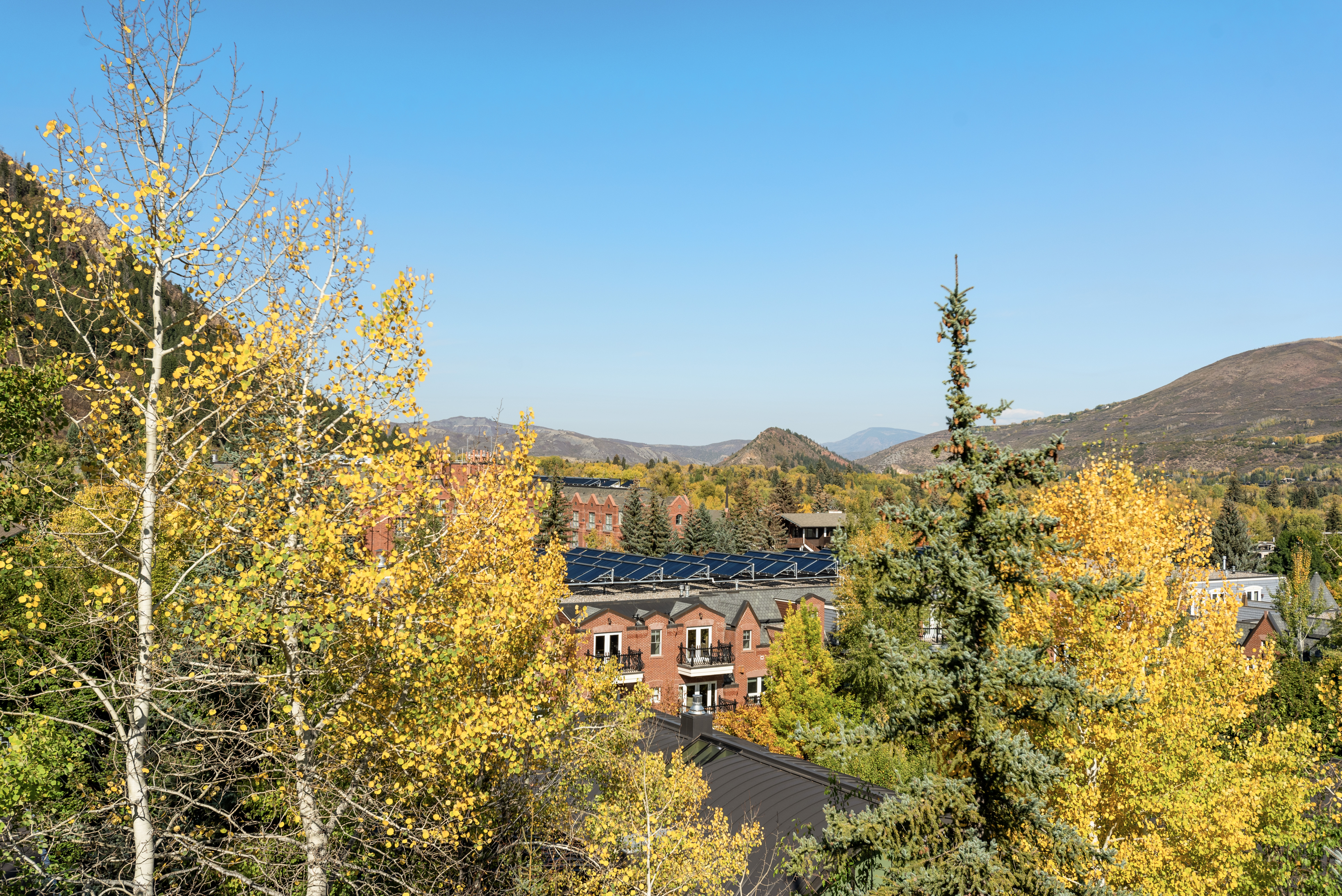 14-660SGalenaSt_241008014