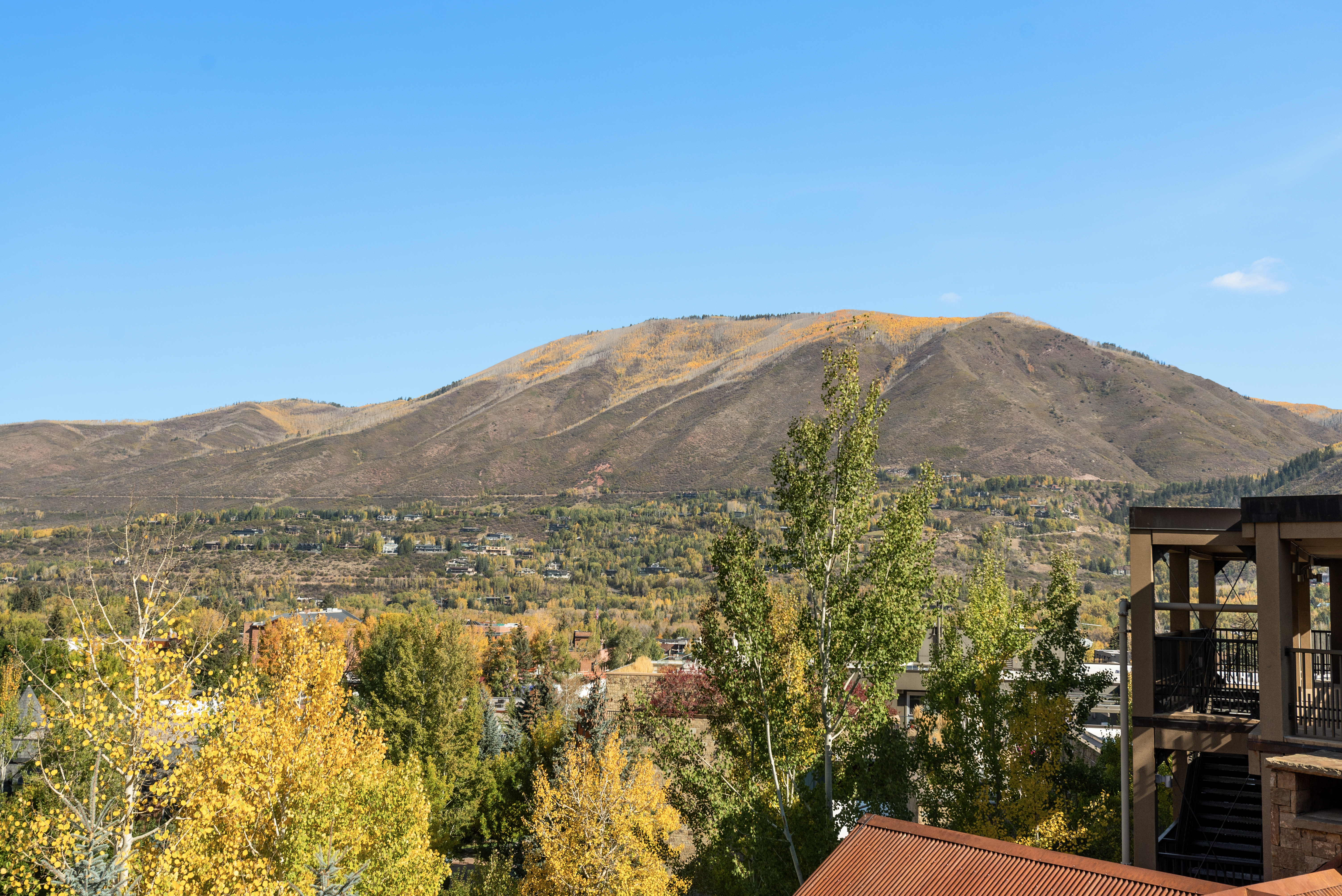 15-660SGalenaSt_241008015