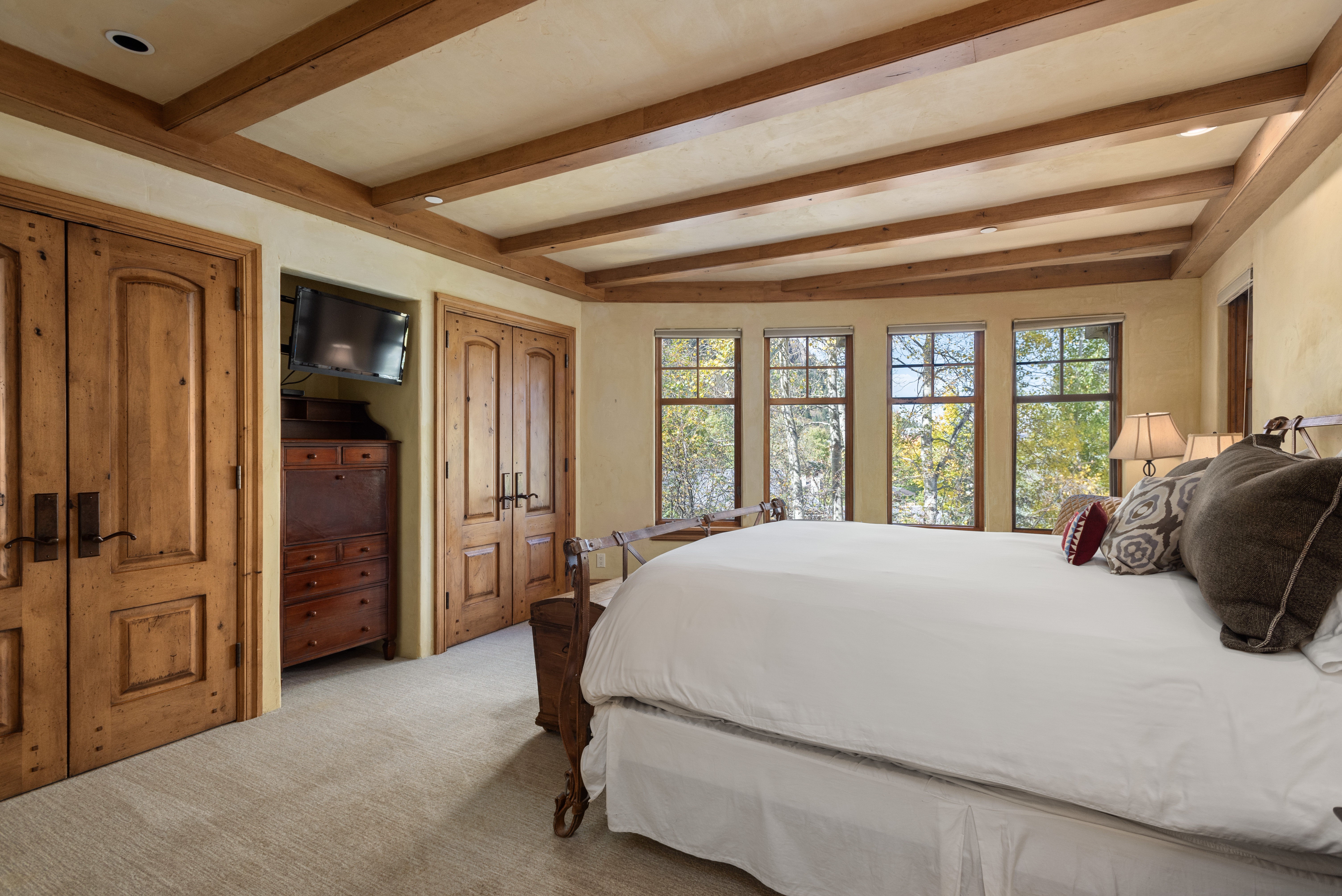 19-660SGalenaSt_241008019