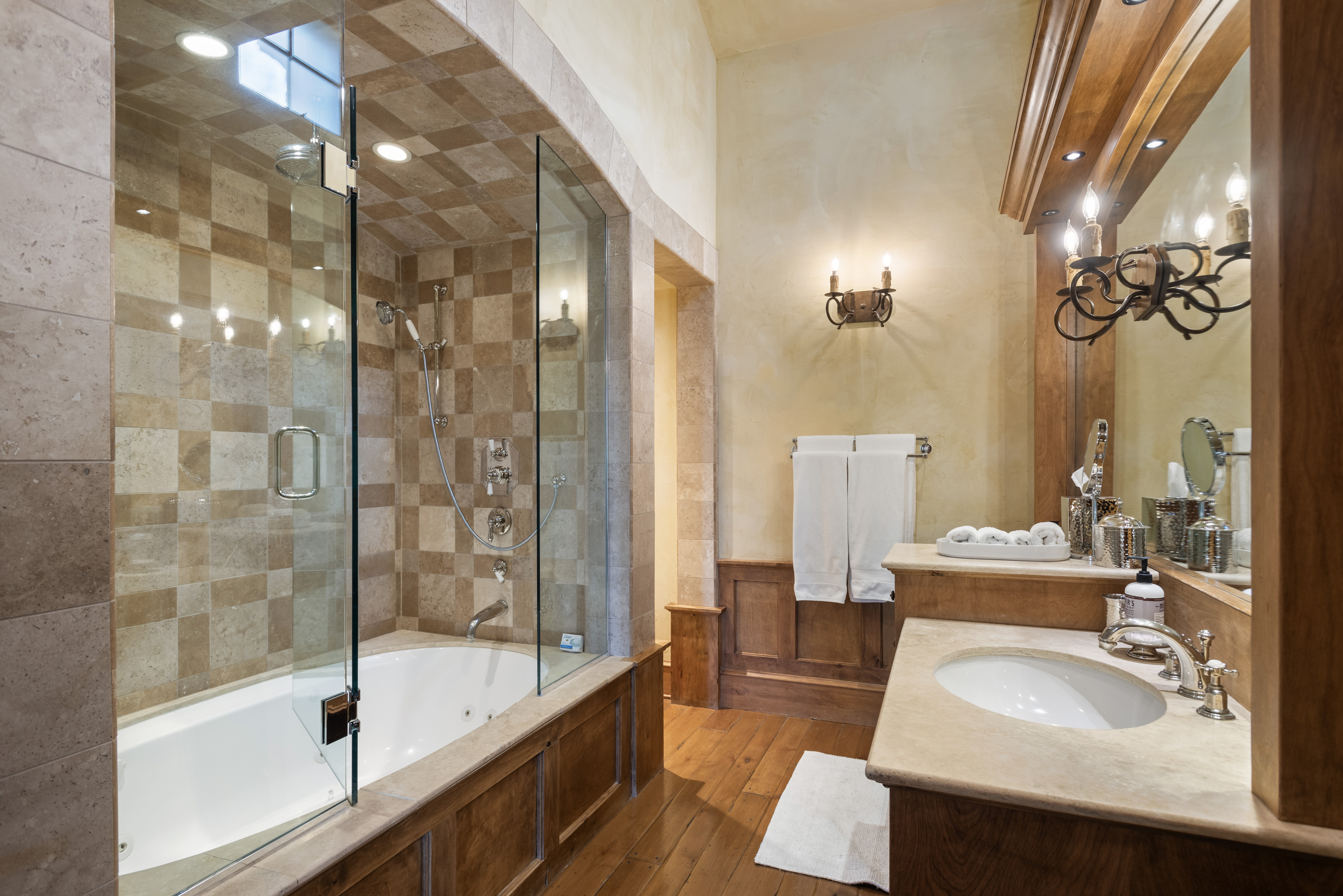 20-660SGalenaSt_241008020