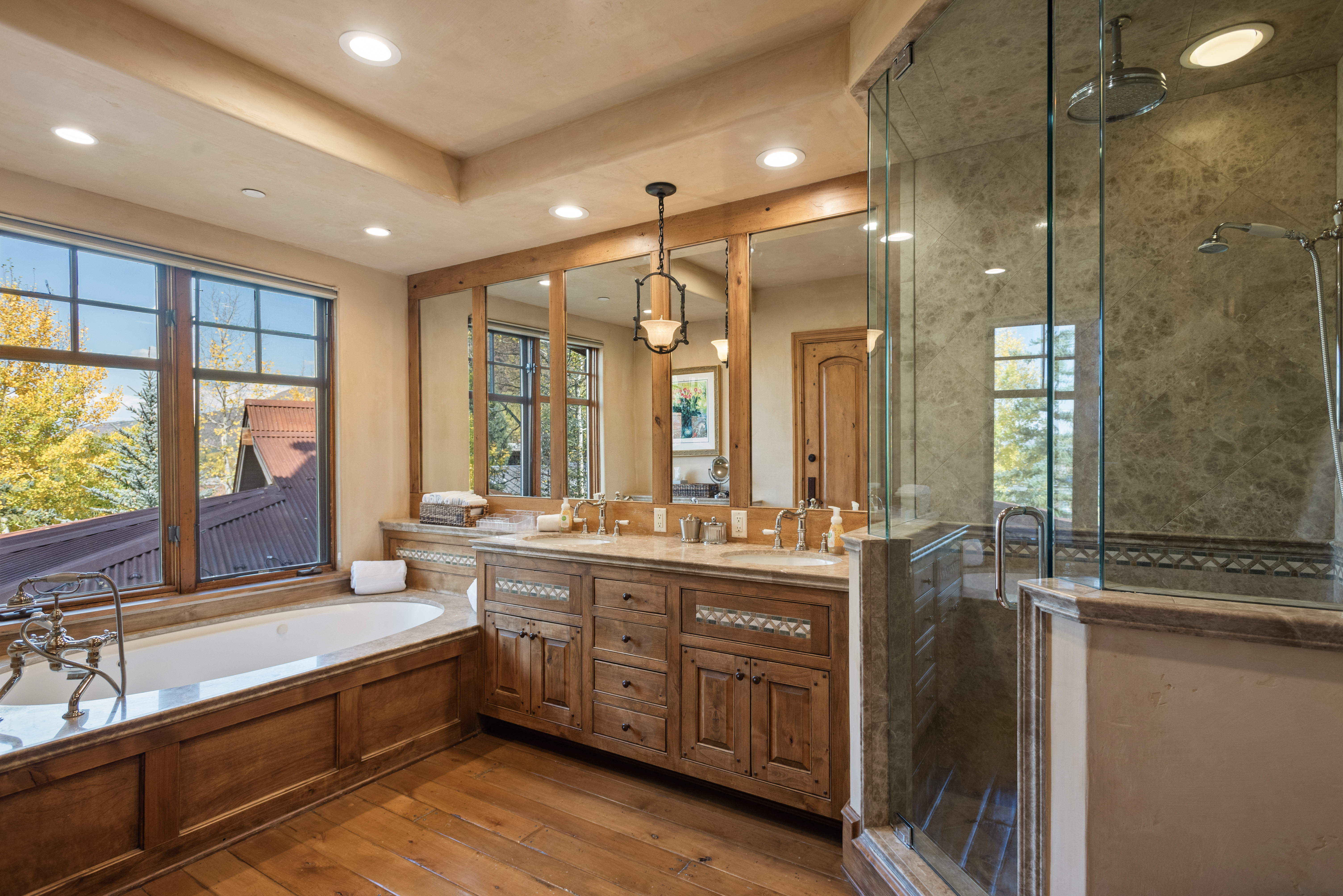 23-660SGalenaSt_241008023