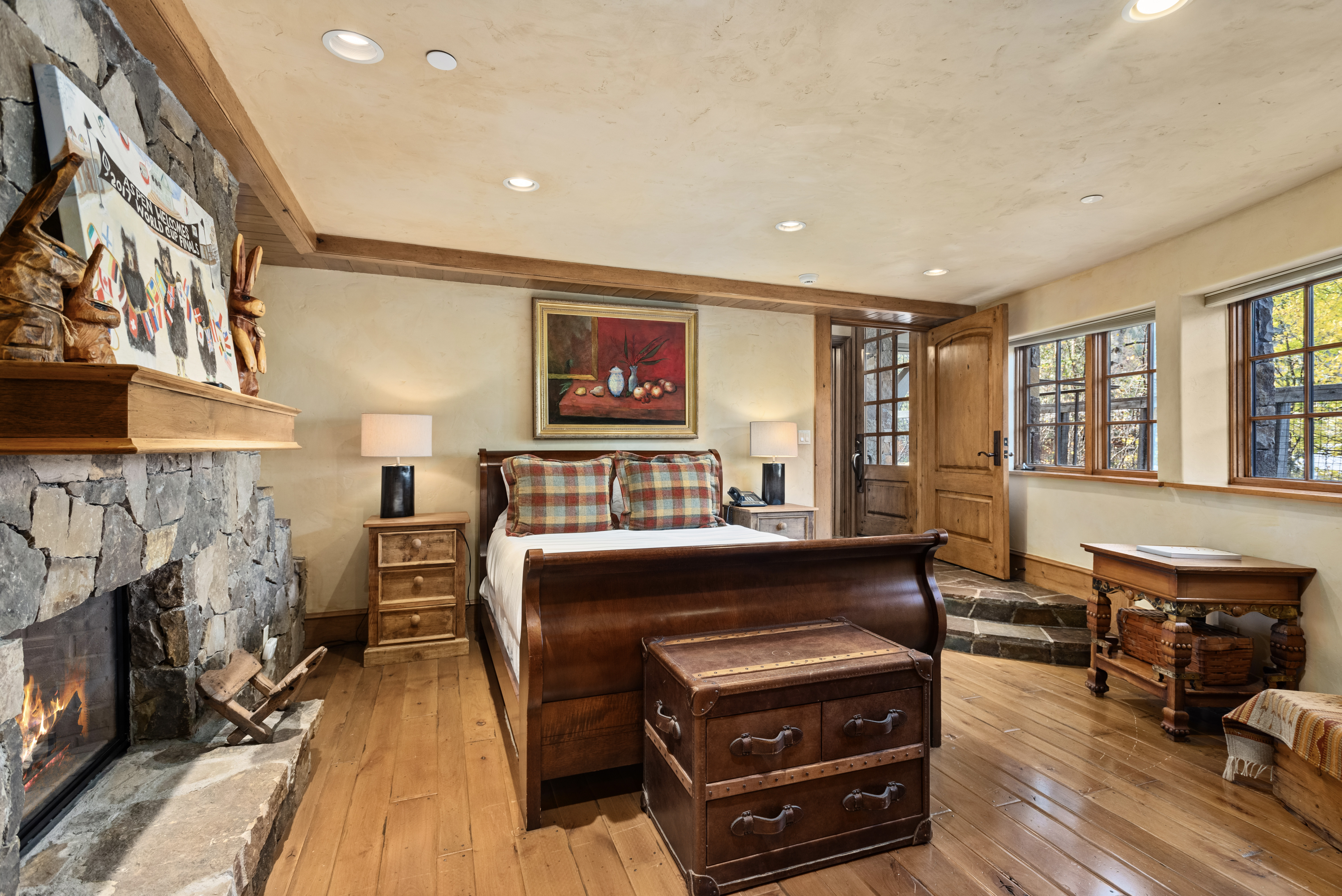 25-660SGalenaSt_241008025