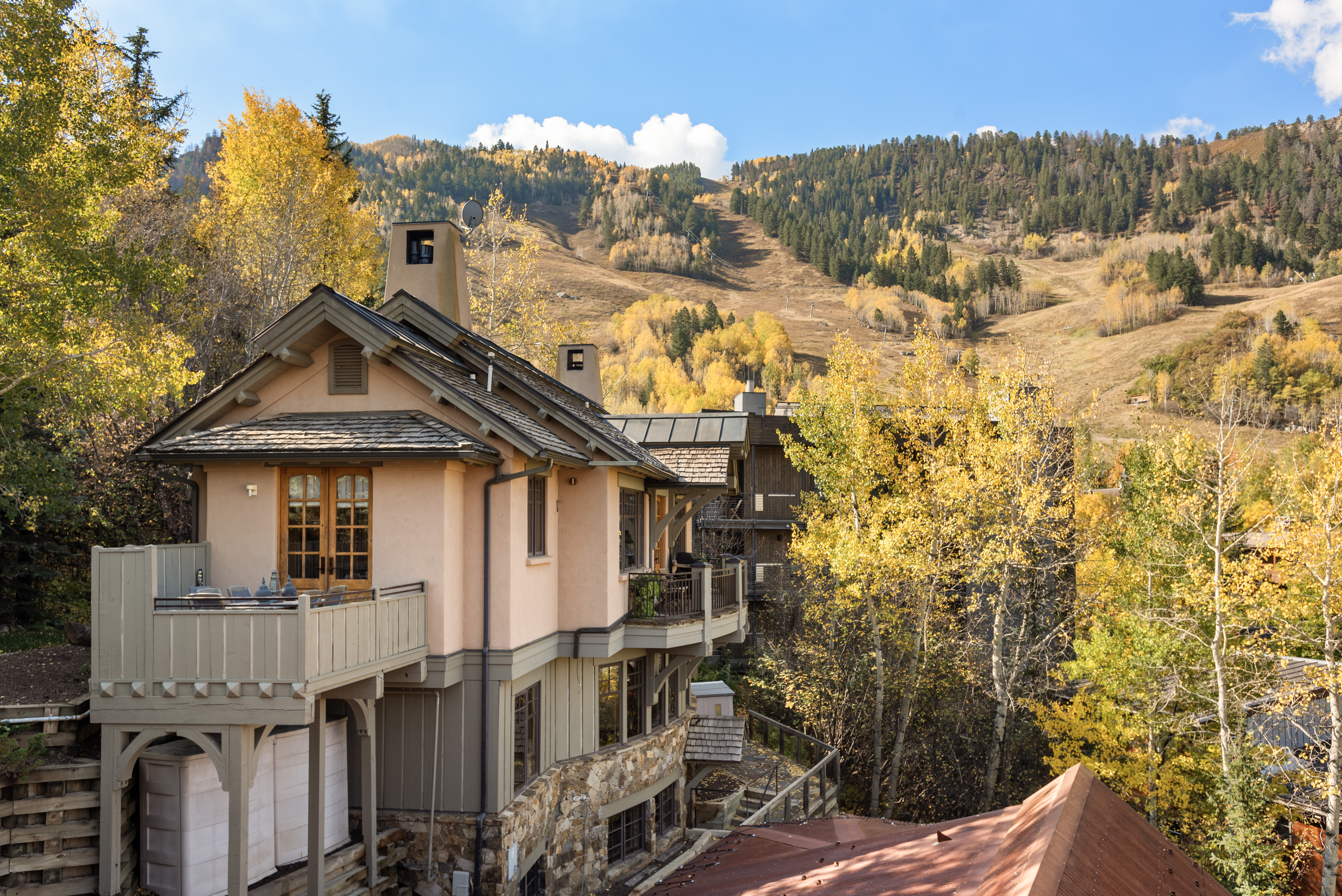 31-660SGalenaSt_241008031